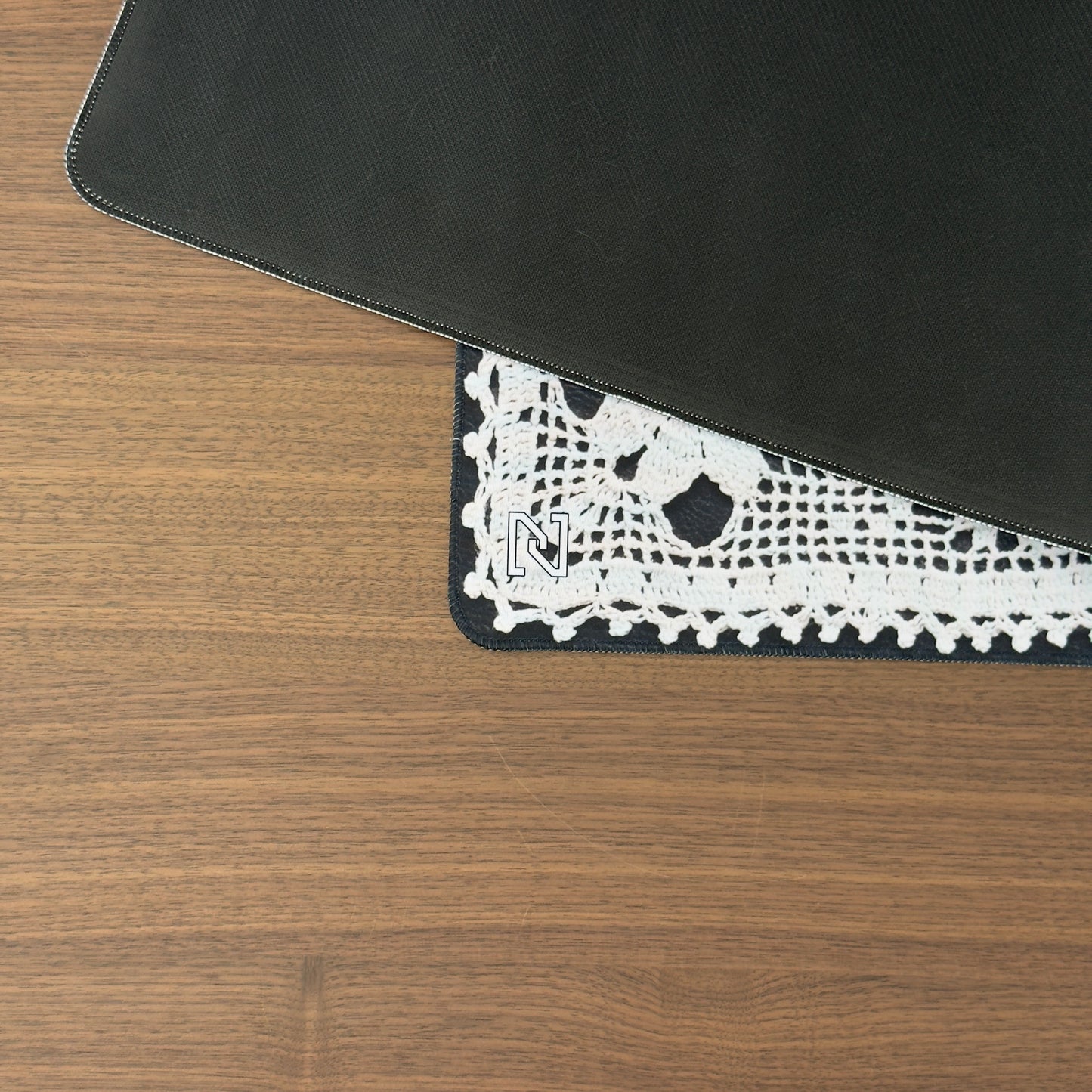 Deskmat Mousepad Numlock Mileul bunicii 4mm margini cusute