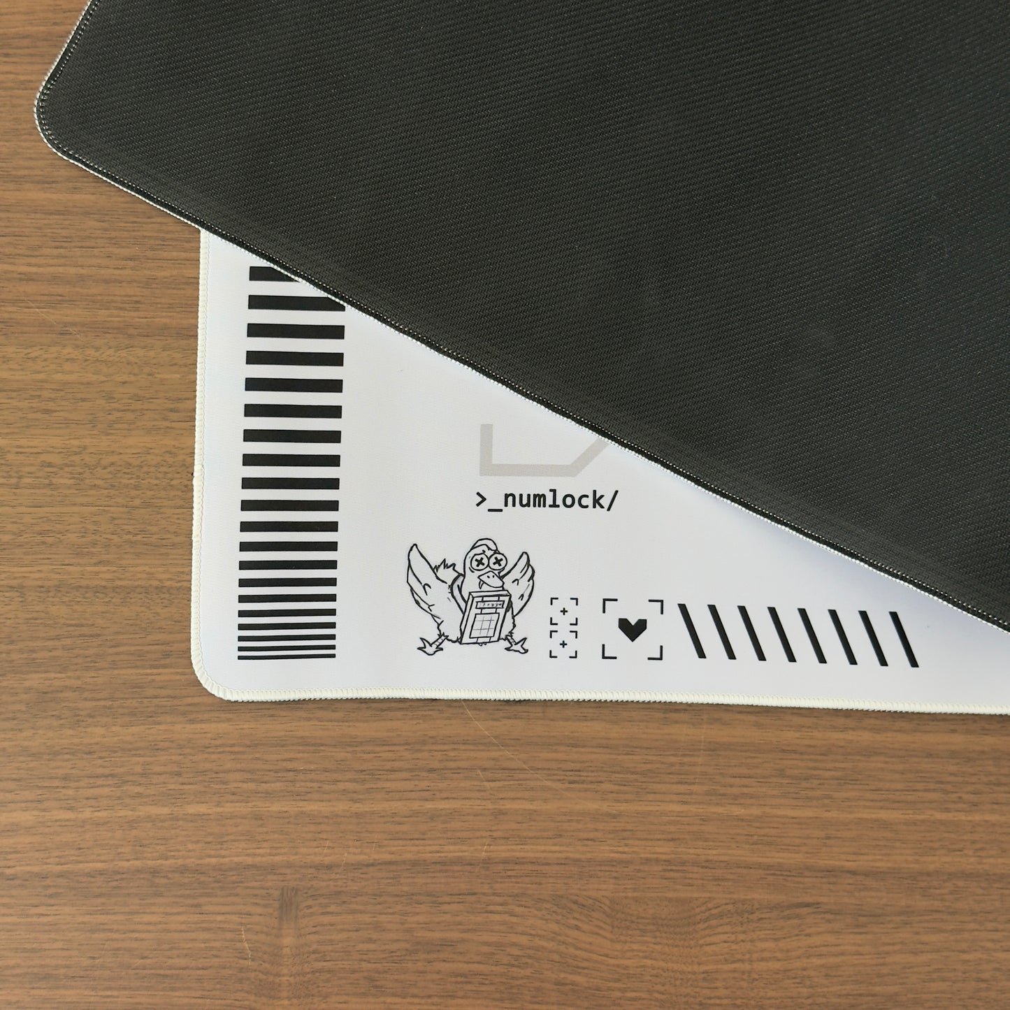 Deskmat Mousepad Numlock CS Monochrome Glitch 4mm Margini Cusute